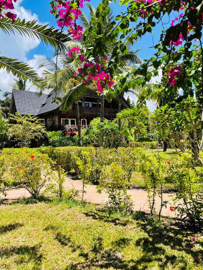 Palumboreef Beach Resort Uroa Exterior photo